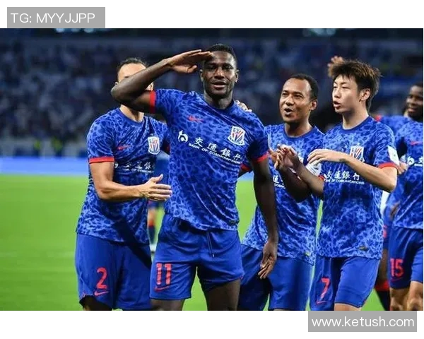 2014年申花与富力激战回顾球场上的激情与荣耀交织的瞬间