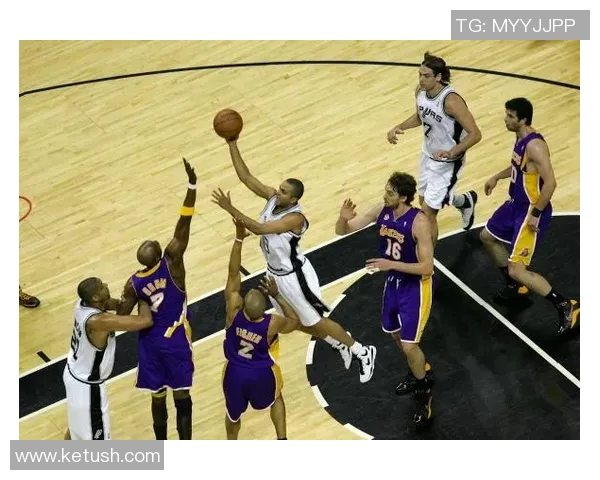 12年湖人与马刺的经典对决回顾与分析篮球历史上的传奇时刻