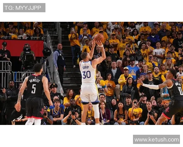 2017年火箭队与勇士队激战回顾：经典对决与精彩瞬间的深度解析